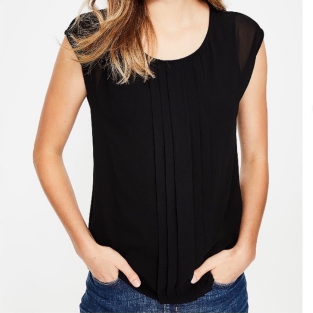 The Limited Classic Elegant Black Crepe Cap short Sleeve pintuck pleating top